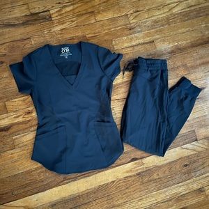 SOLD Barco One XS petite scrub set